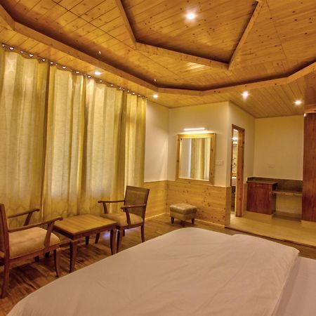 Golden Peak Manali Hotel Exterior photo