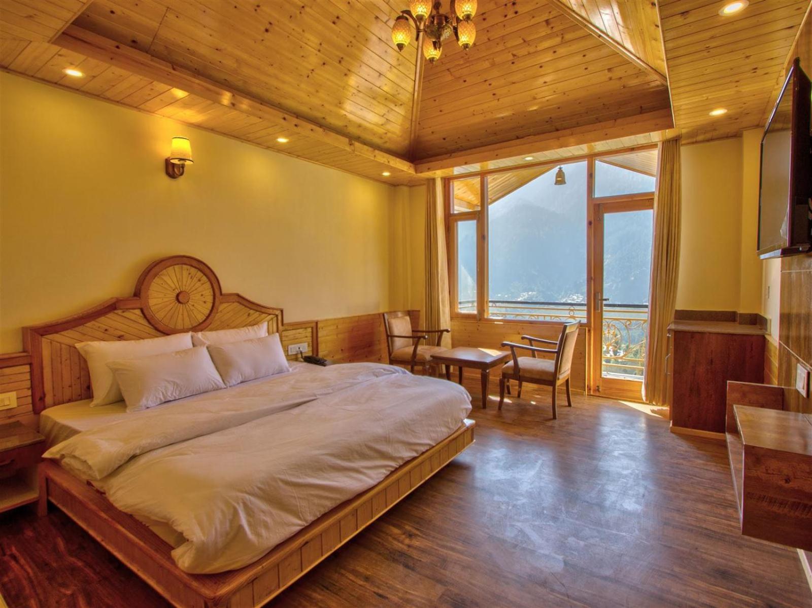 Golden Peak Manali Hotel Exterior photo